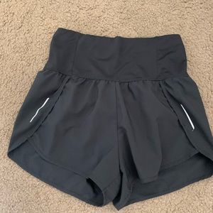 High rise all in motion shorts